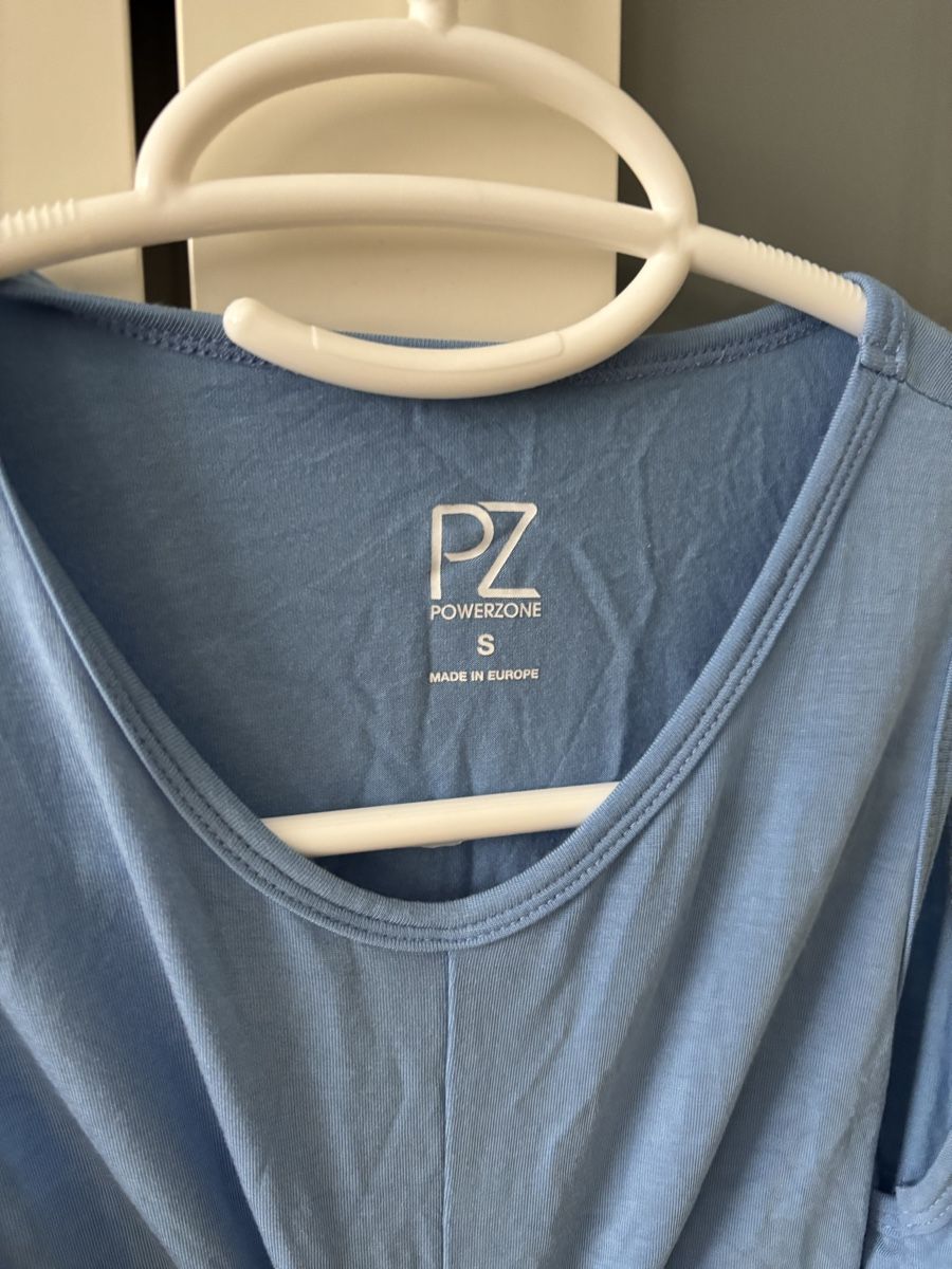 Tops: Top von Powerzone, Himmelblau, Grösse S – Gebraucht aus Ennenda von cal_pn6x 1