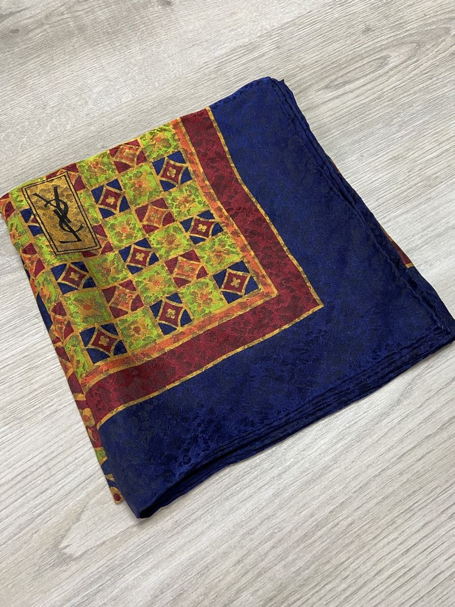 Saint Laurent Foulards, Tücher & Schals: Foulard Yves saint Laurent – Gebraucht aus Montreux von Perledor 1