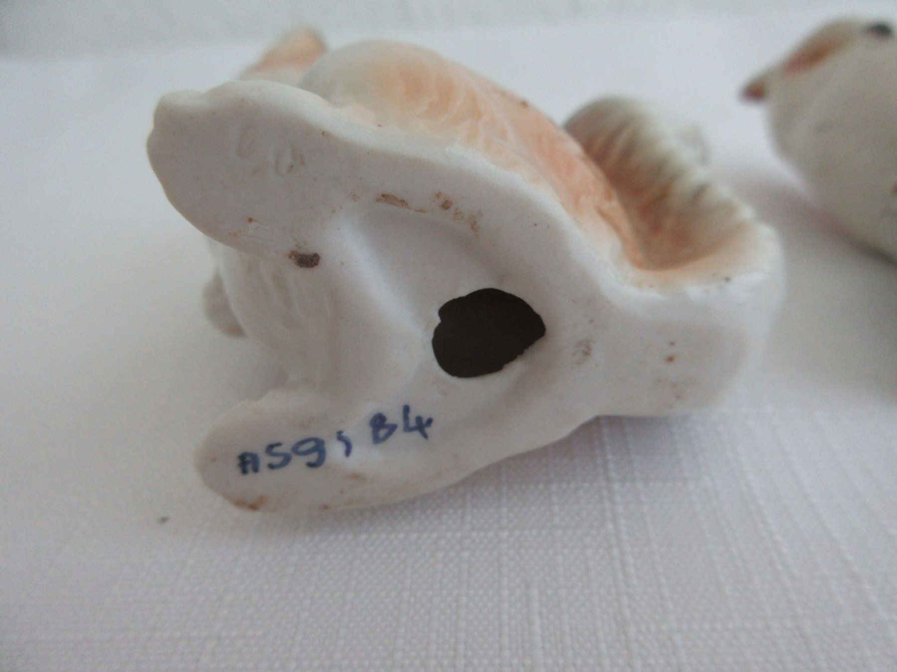 Statuette: 3 Miniatur Figuren Eichhornchen, Eule und Hund – Usato da Binningen venduto da Oldfashion 4