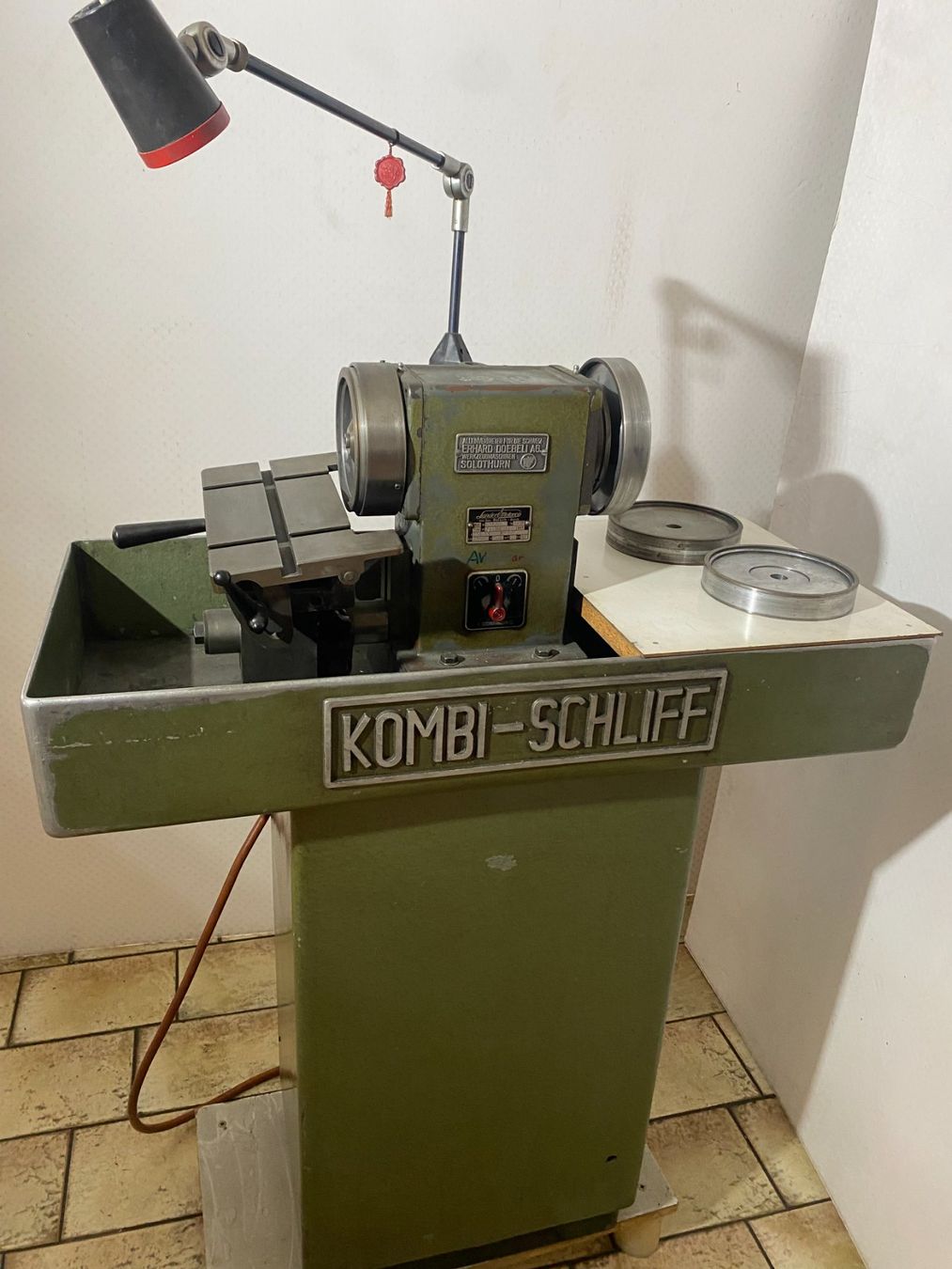 Toutes les machines: Affûteuse KOMBI SCHLIFF – D'occasion à Cortaillod par cri_hw2g