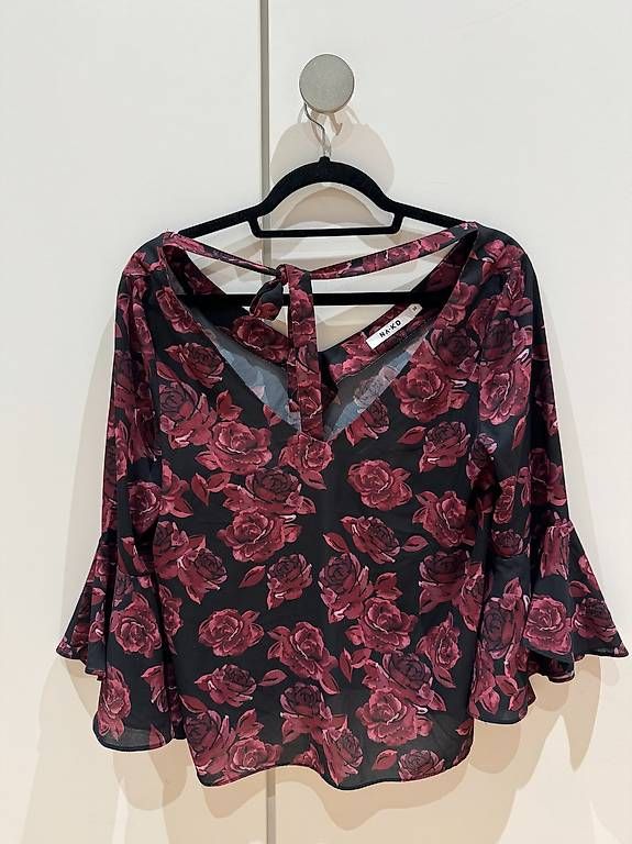 Camicette: Bluse - Gr. 36 - Schwarz mit Rosenmuster – Usato da Effretikon venduto da alicebrunner