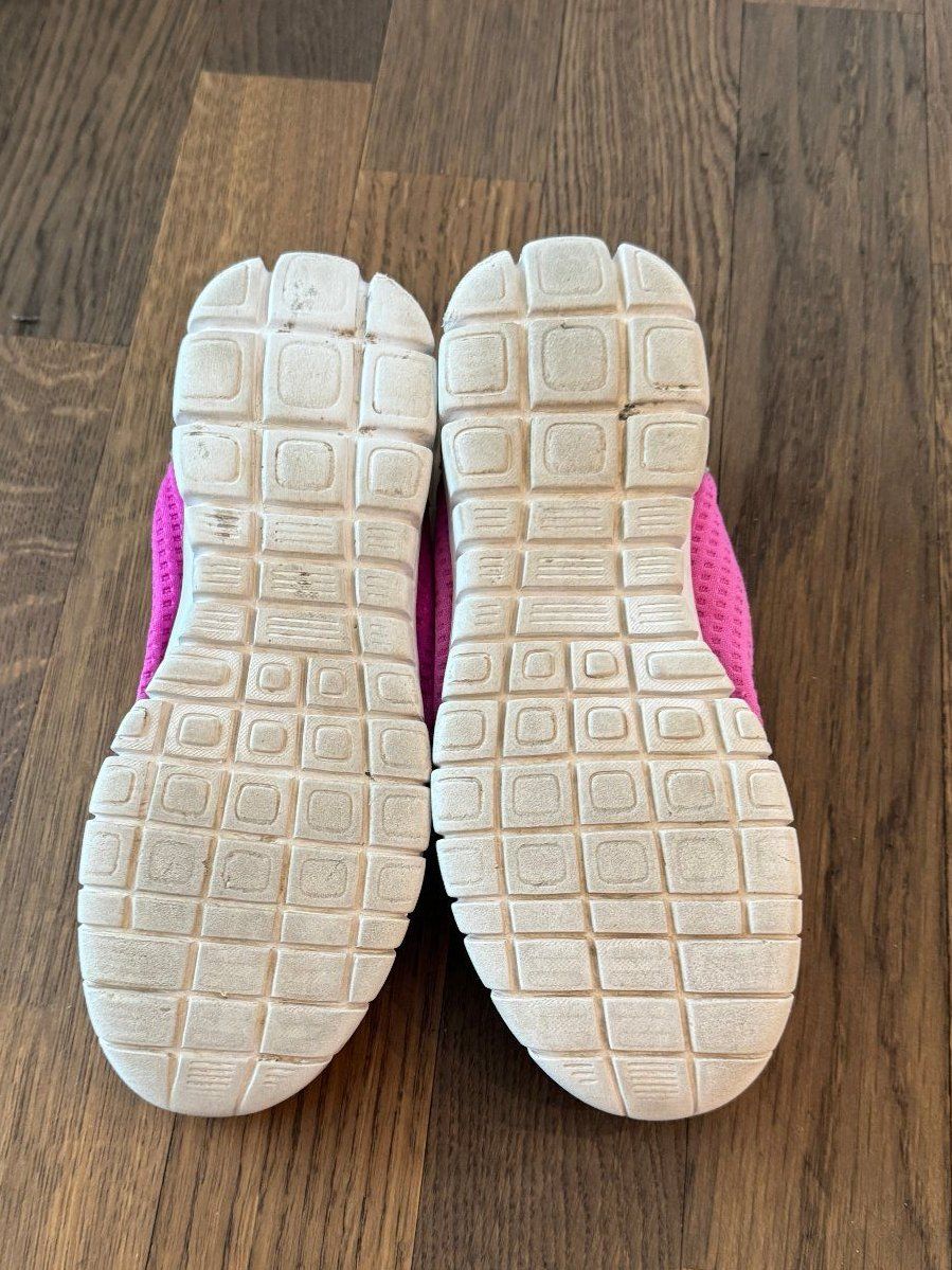 Scarpe per ragazze: Sneakers pink Gr. 35 – Usato da Würenlos venduto da CaSteSeNievis 1