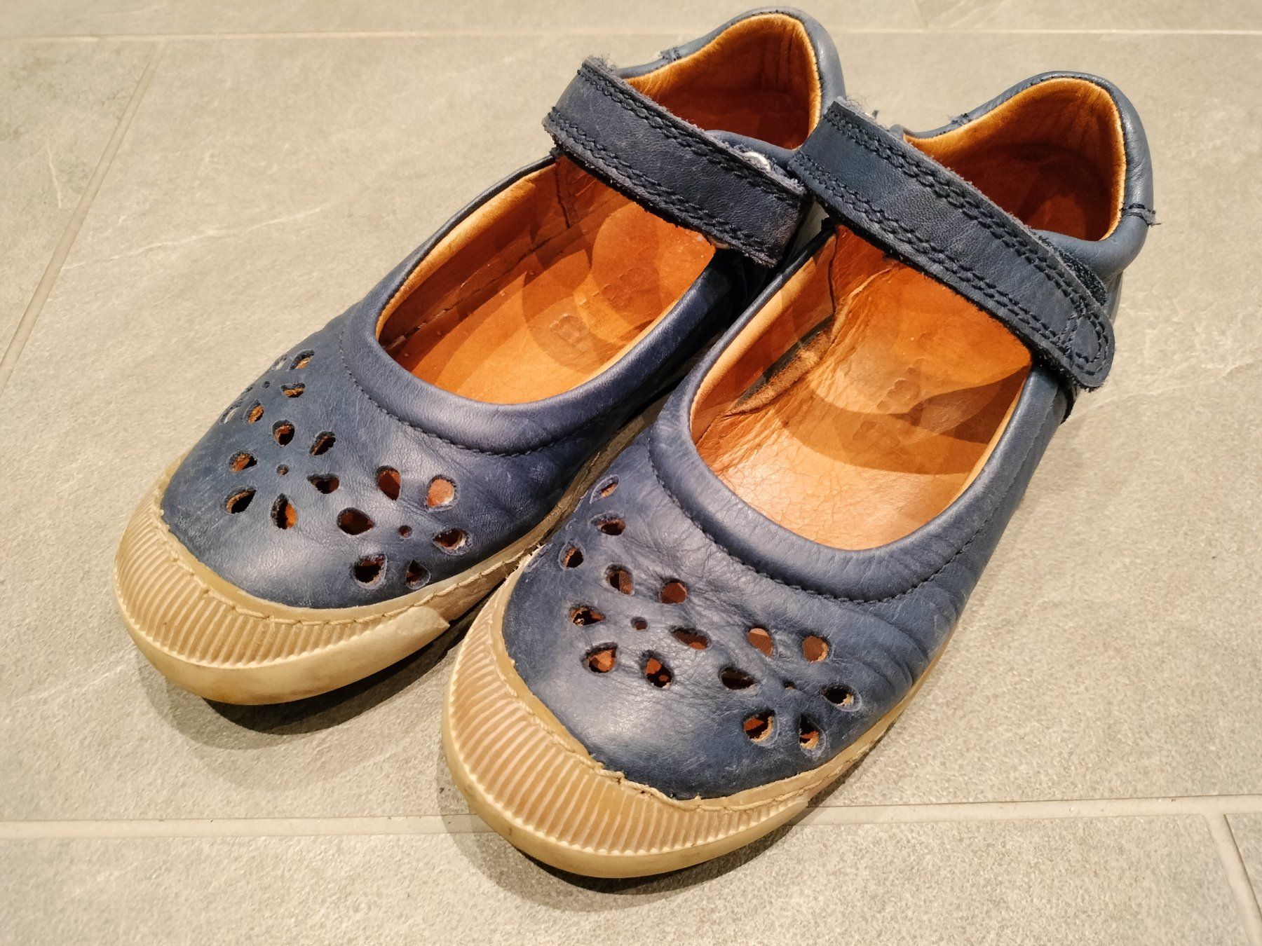 Scarpe per ragazze: Mary Jane Schuhe Grösse EU 31 – Usato da Neftenbach venduto da TheKringel