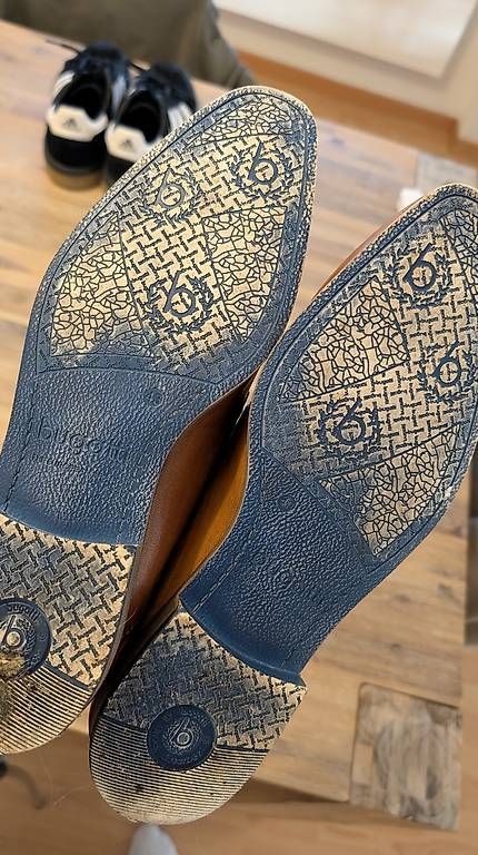 Scarpe da uomo: Bugatti Anzugschuhe Grösse 43 – Usato da Birmenstorf AG venduto da san_7w9c 2