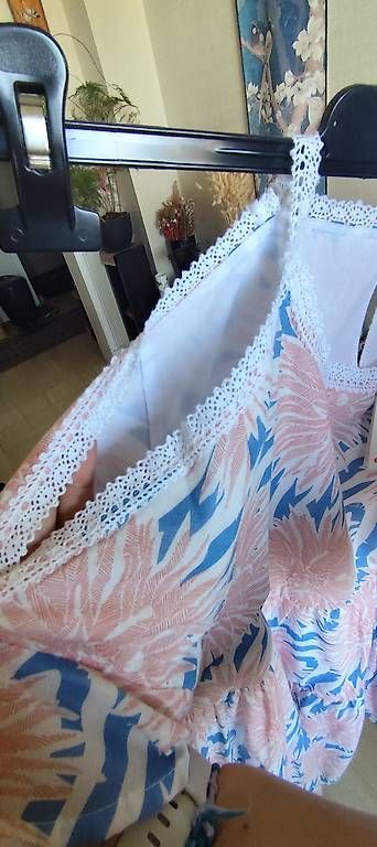 Robes: Robe  – Neuf avec emballage d'origine à Lausanne par vri_jmb8 2