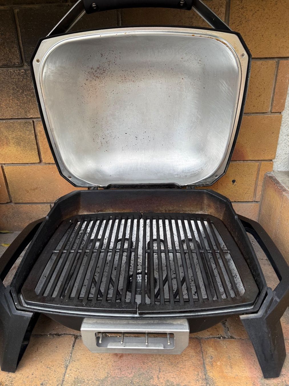 Weber Griglie: Grill électrique Pulse 2000 WEBER – Usato da Veyrier venduto da mur_frz2 8