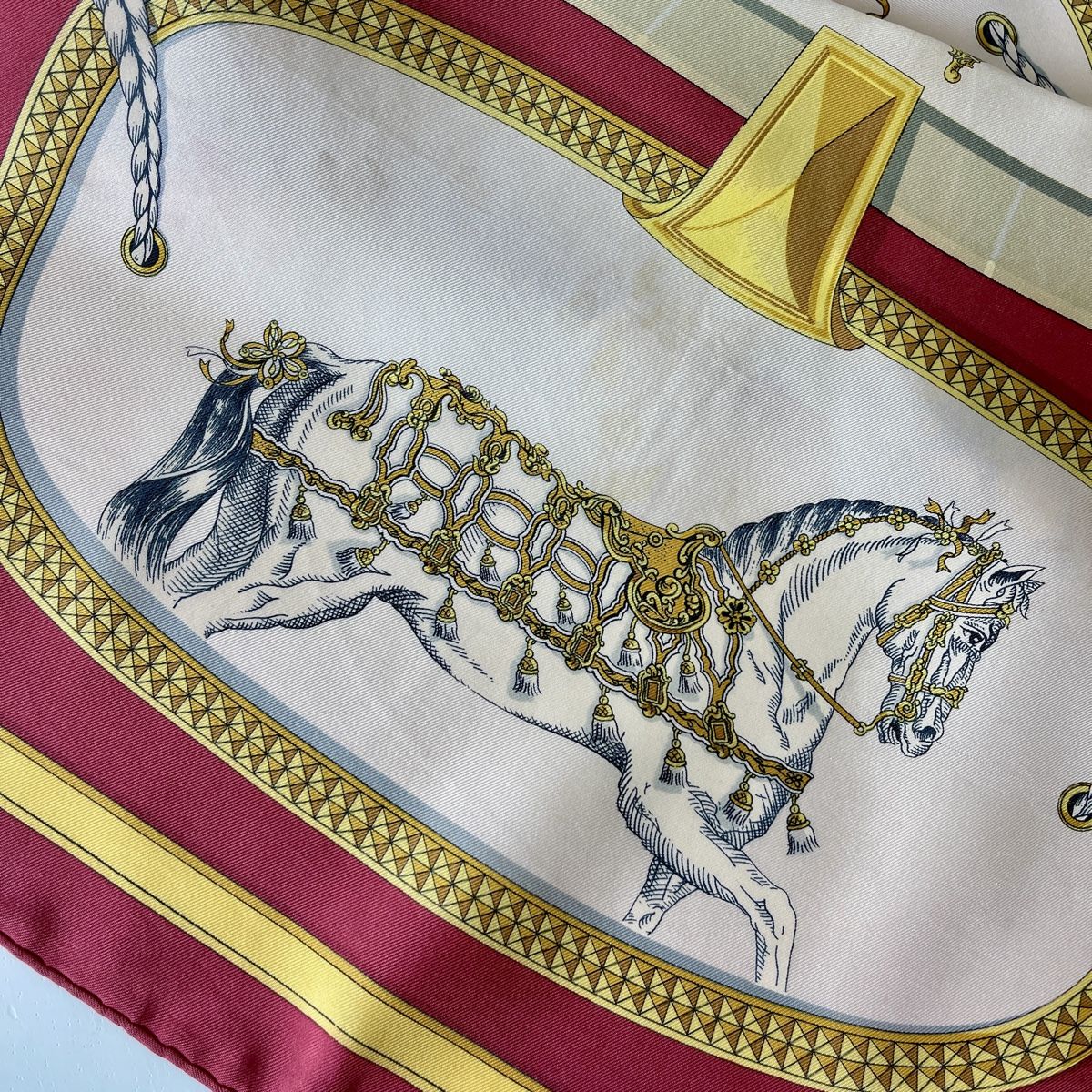 Hermès Foulard & Sciarpe: HERMES Vintage Silk Scarf – Usato da Emmen venduto da Avviivva_Com2023 5