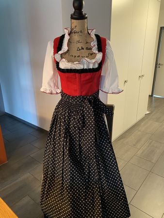 Dirndl mit Bluse und Schürze, hochwertiges Design, neue