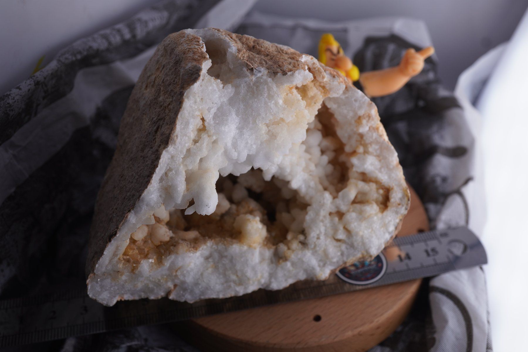 Mineralien & Heilsteine: Calcit Geode     Ab 1.- – Neu und originalverpackt aus Eschenbach SG von topstone