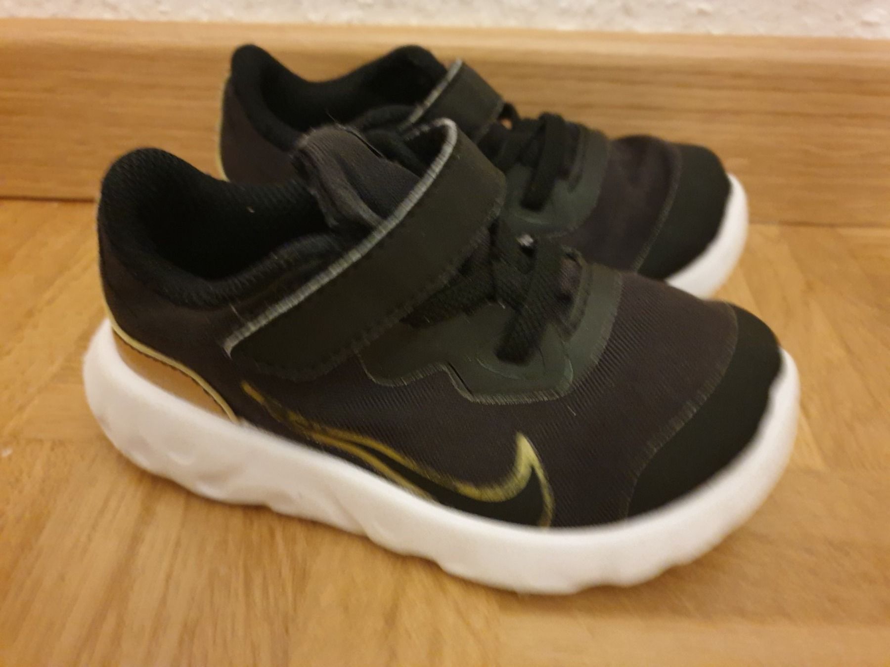 Nike Schuhe für Jungen: Nike bébé, taille 22,5, excellent état – Gebraucht aus Neuchâtel von Verenas12 1