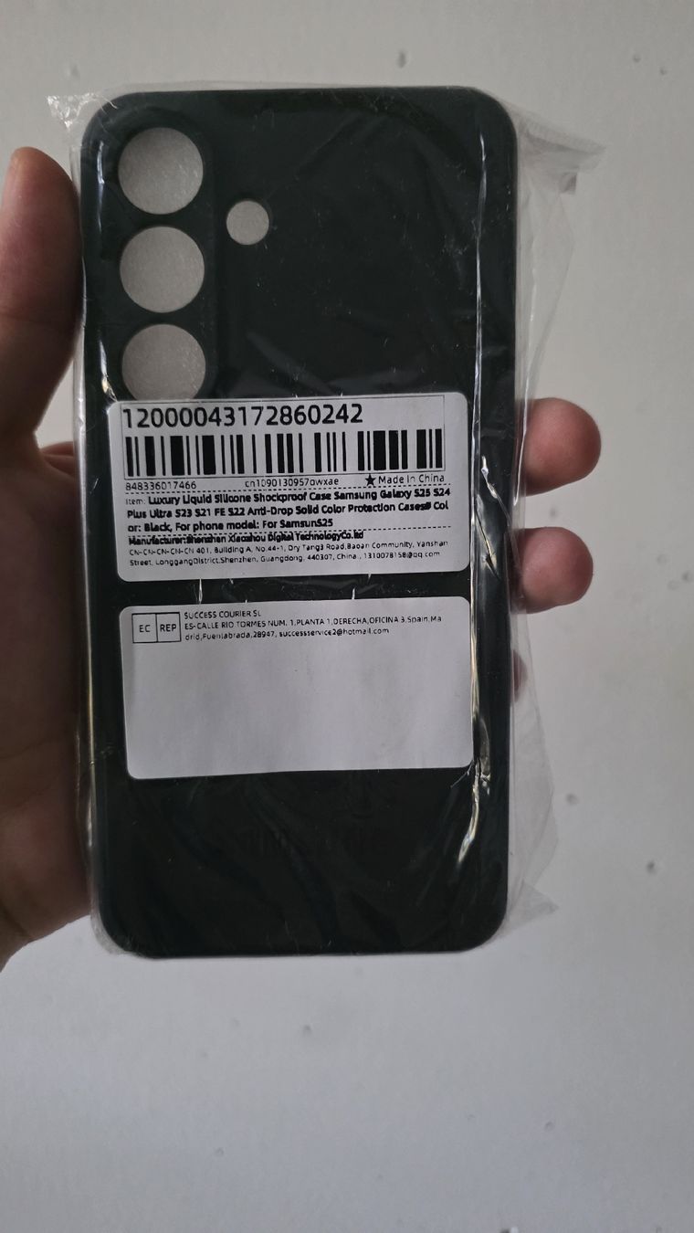 Samsung Covers & Schutzfolien: Phone Case Samsung Galaxy S25 Black Silicone  – Neu und originalverpackt aus Bern von lfe_2r67