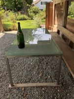 Glastisch, Edelstahltisch