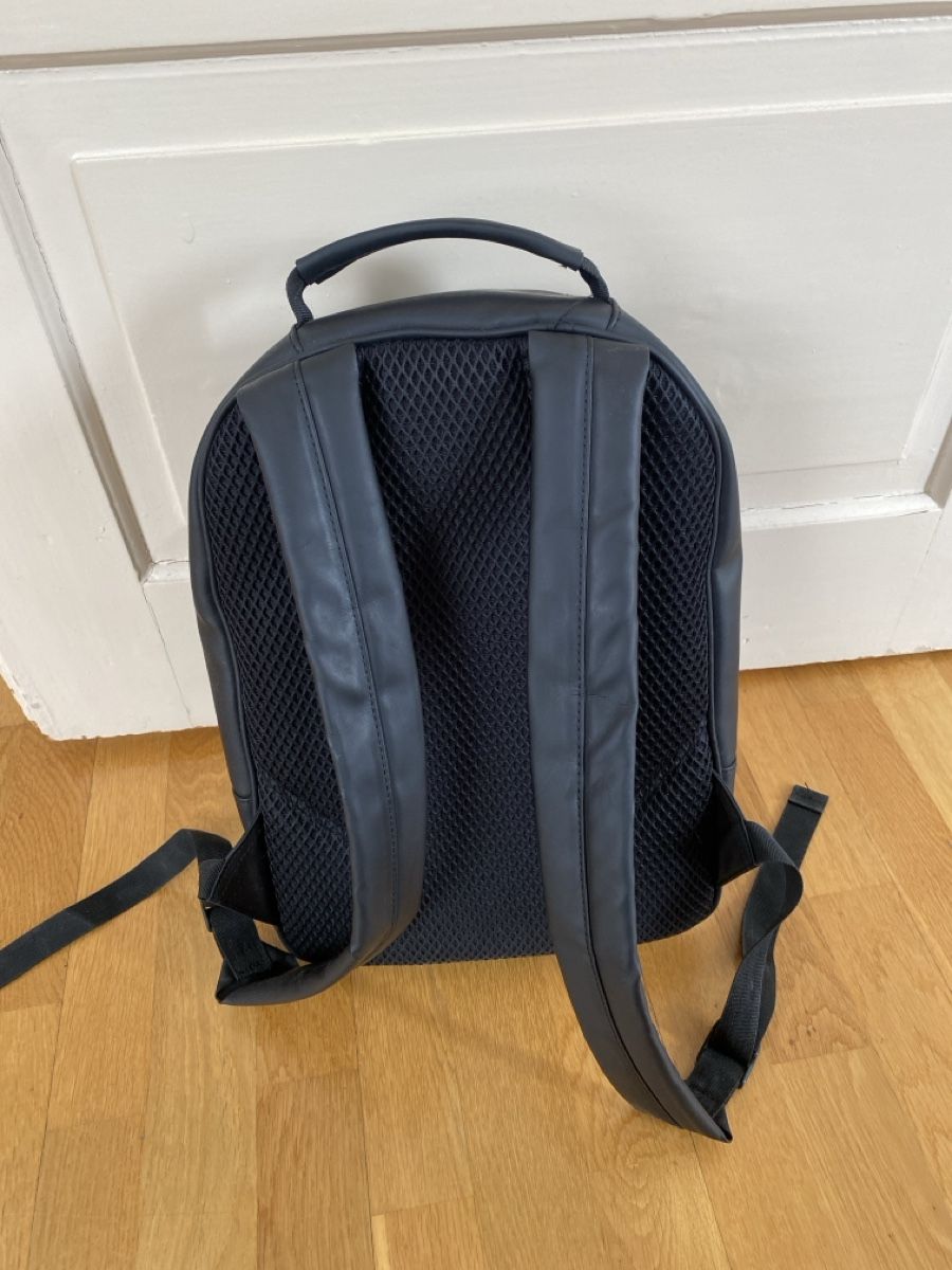 Rains Zaini: Rains Rucksack schwarz – Usato da Zürich venduto da al_rouge 1