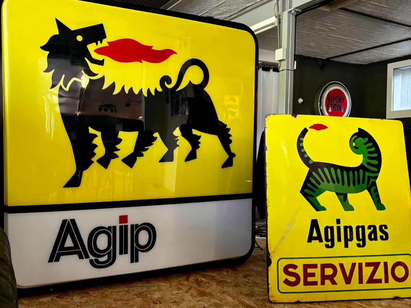 Insegne: Original AGIP Klassiker – Usato da Rorschacherberg venduto da danielbischof