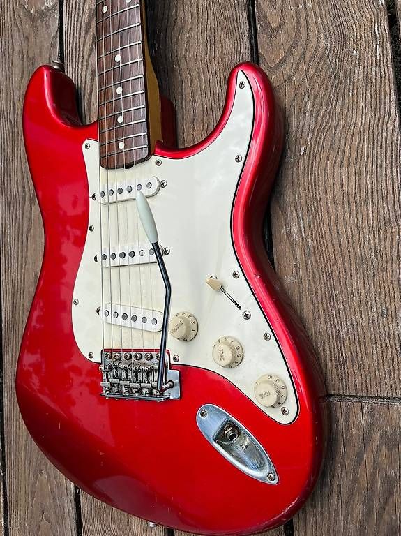 Fender Instruments de musique: Fender Stratocaster Japan mit USA Pickups – D'occasion à Menziken par Hulki123 1