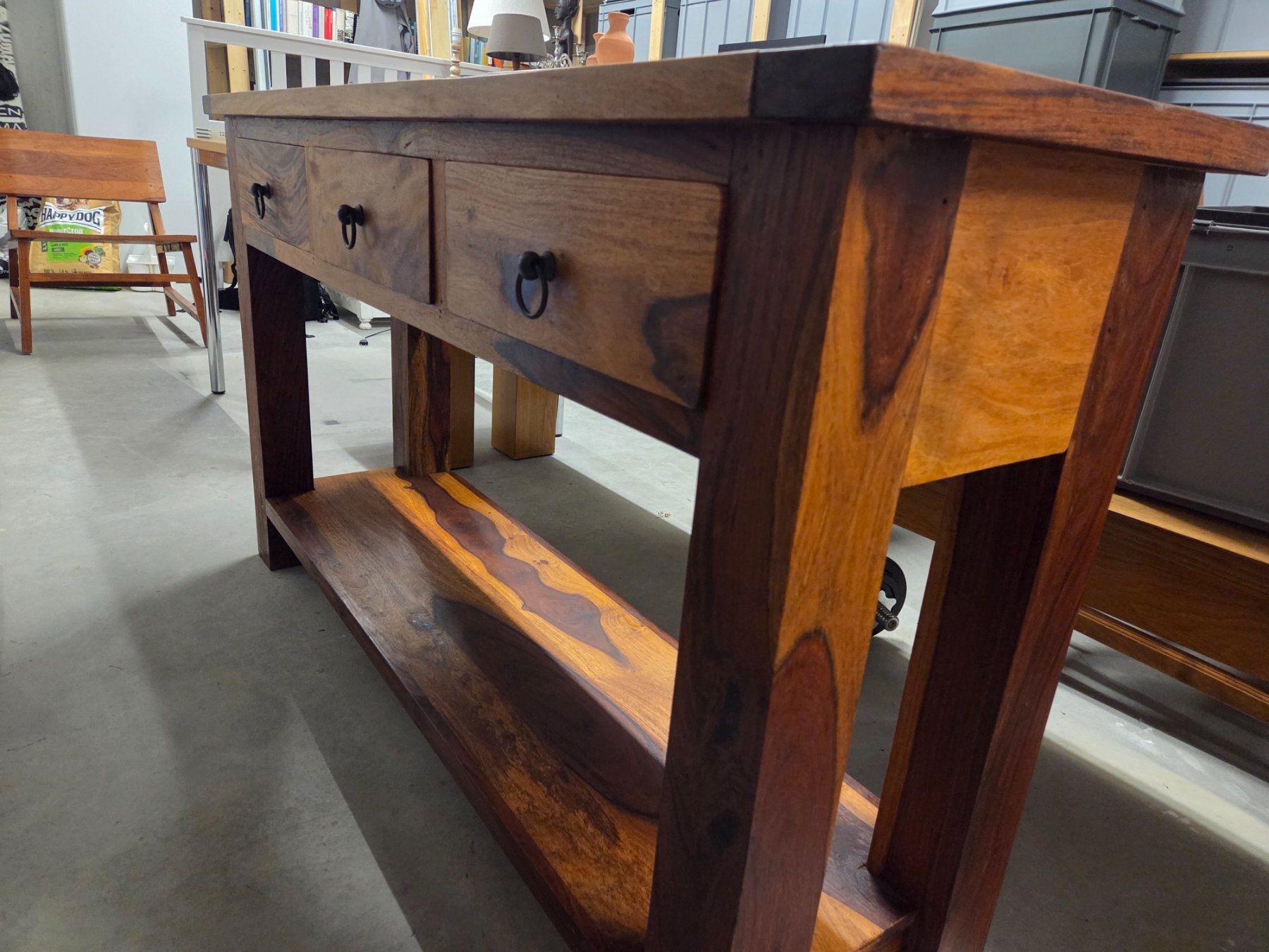 Console: Konsolentisch Holz mit 3 Schubladen – Usato da Ossingen venduto da Combeferre