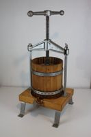 Obstpresse aus Holz und Metall – Modell T22 Ab 1.-
