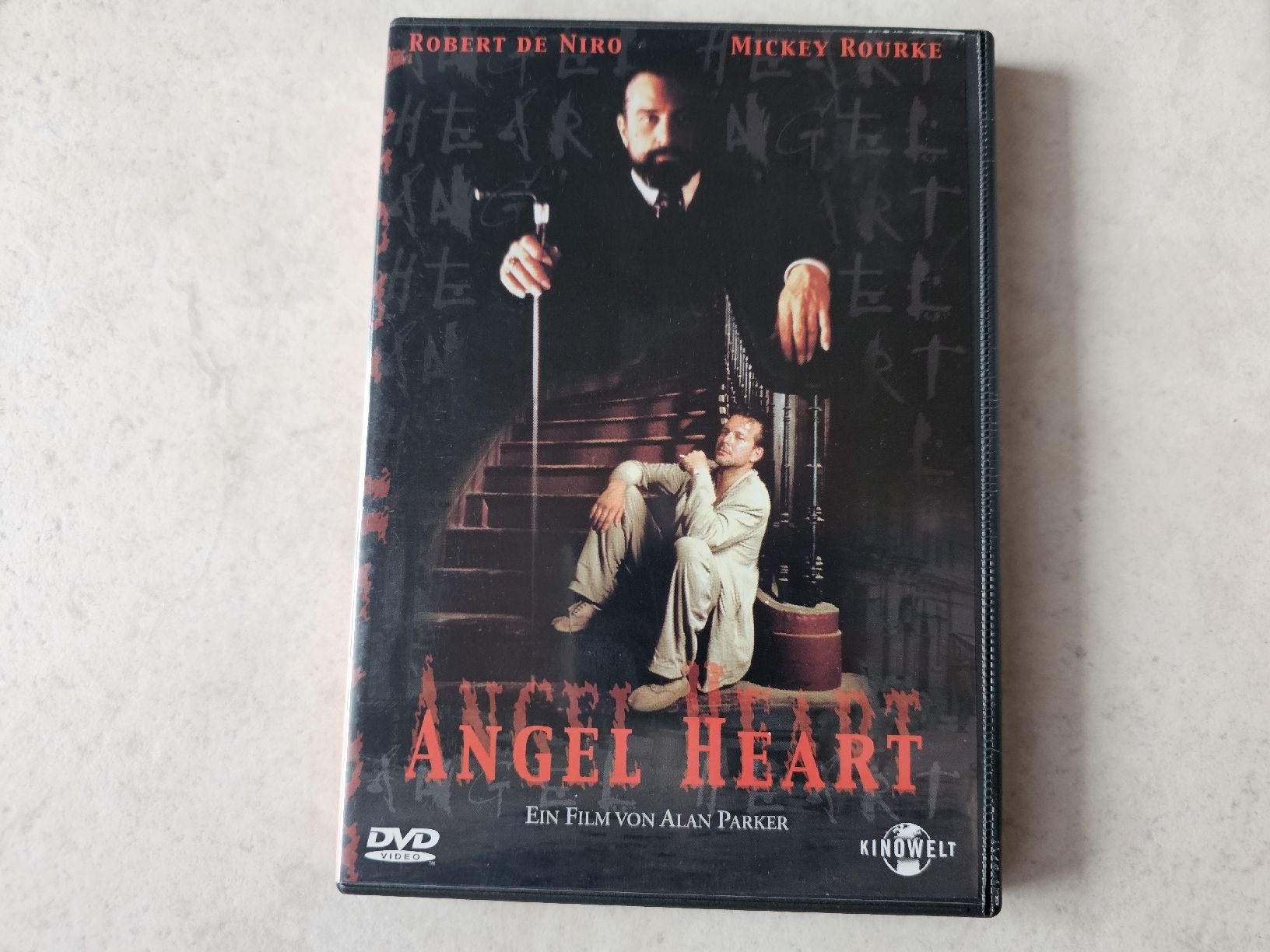 Tutti i DVDs: Angel Heart  (Robert De Niro) – Usato da Schneisingen venduto da backstore24
