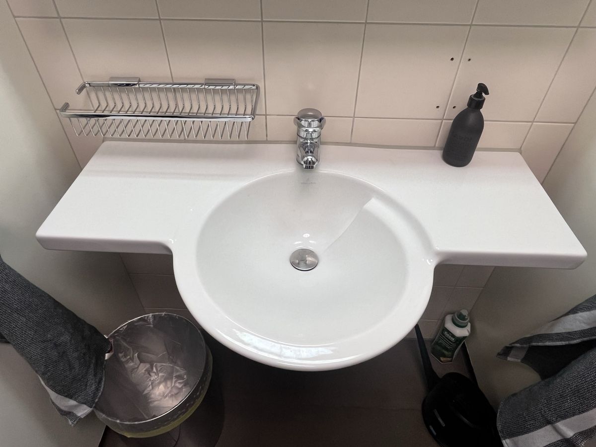Lavabi & lavandini: Waschtisch mit Mischer – Usato da Jona venduto da barapp 1