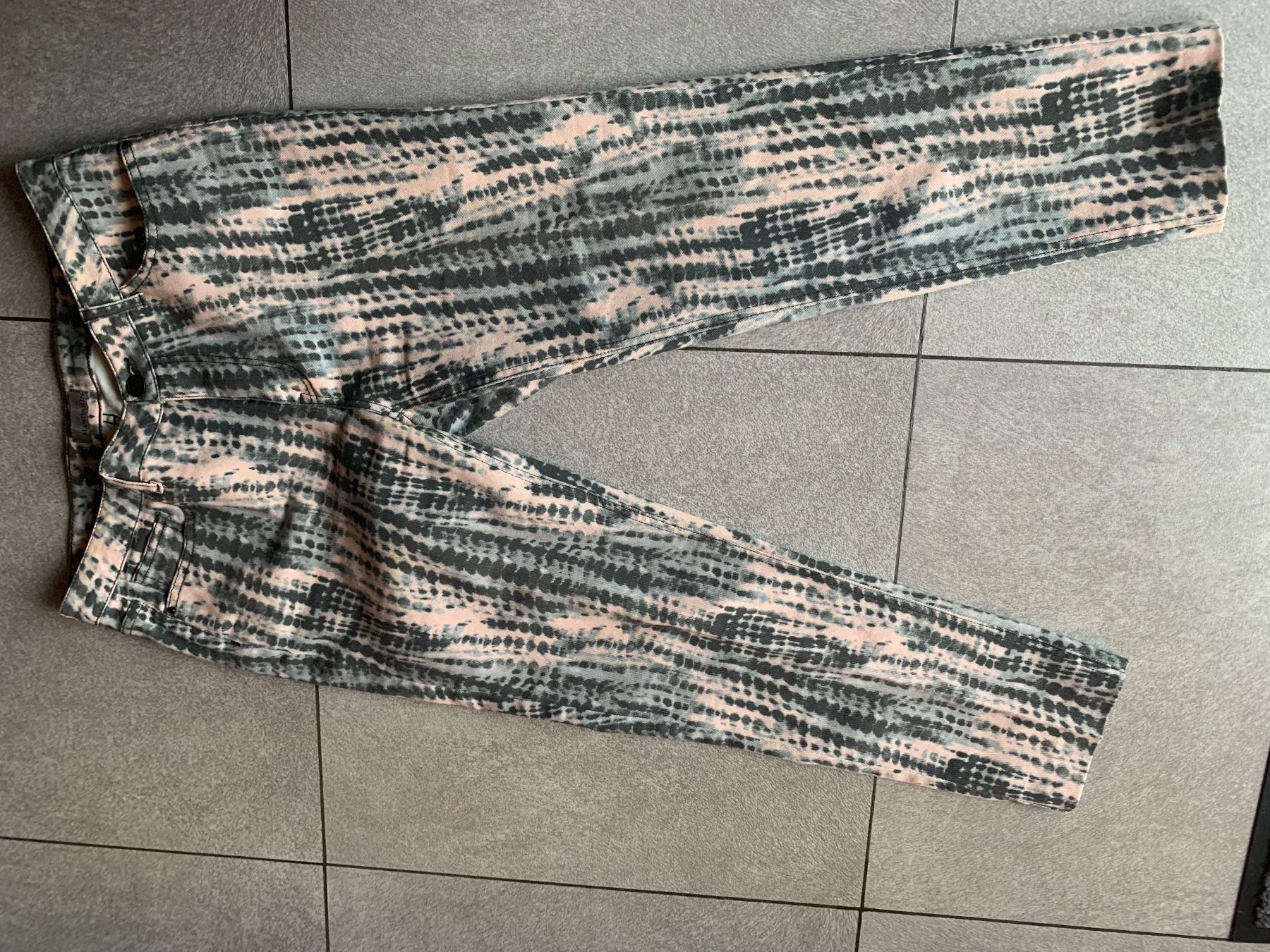 Jeans: Jeans MANDARIN  gr.42 – Usato da Arbedo venduto da nadia1973