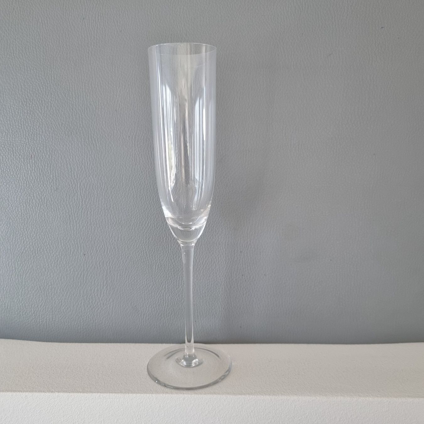 Bicchieri: 8 Verres à champagne en cristal – Nuovo (secondo la descrizione) da Lutry venduto da mamo22