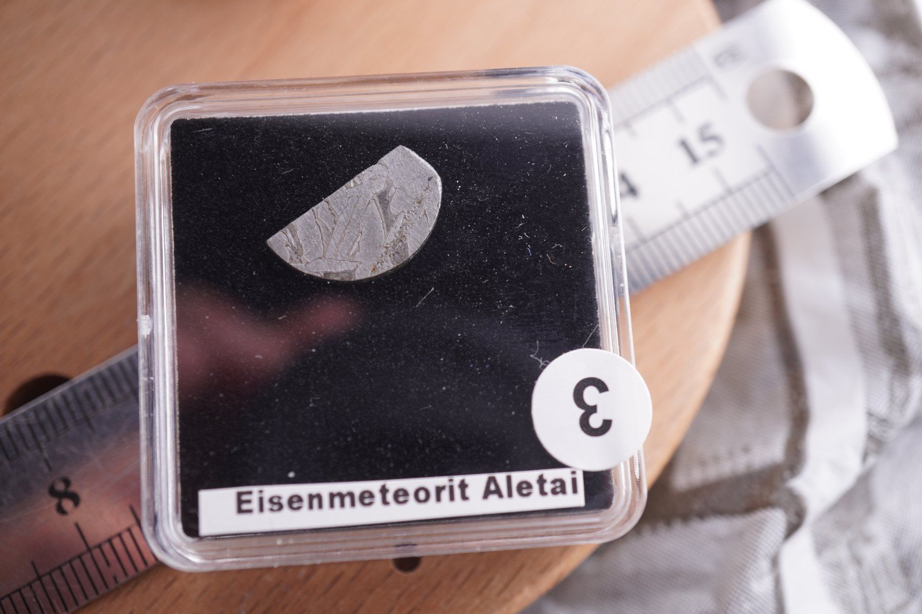 Minerali & Pietre curative: Eisenmeteorit Scheibe   Aletai    Ab 1.- – Nuovo e nell'imballaggio originale da Eschenbach SG venduto da topstone 6