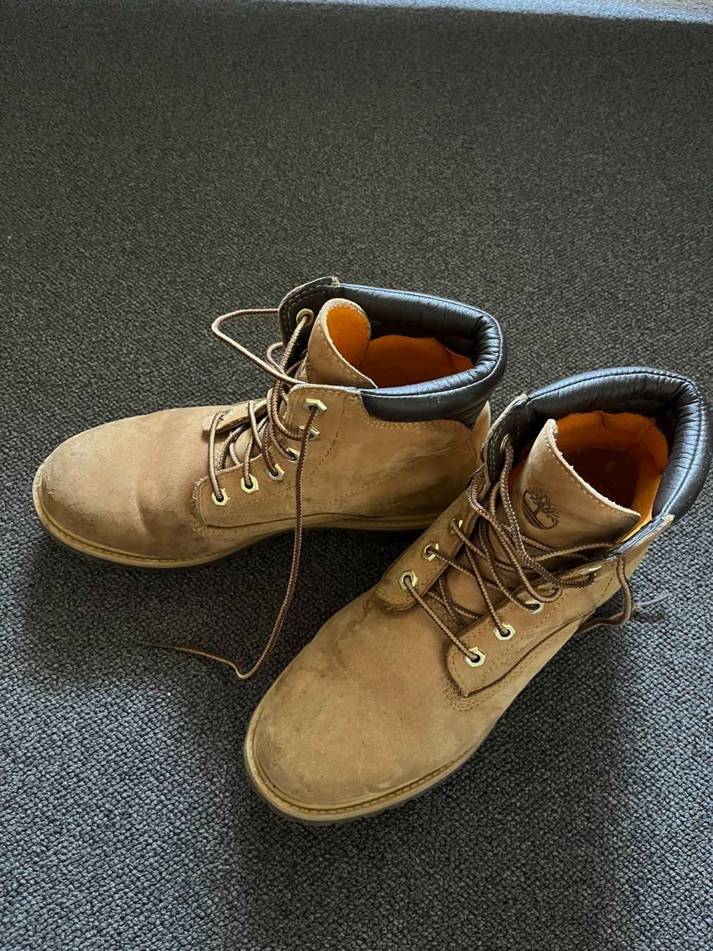 Timberland Scarpe da uomo: Timberland Waterproof (Farbe Camel) – Usato da Winterthur venduto da ricarma 2