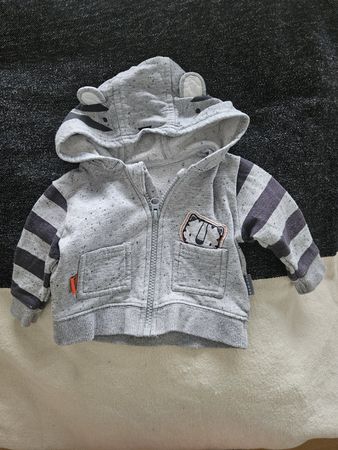 Kapuzenpullover grau gestreift Grösse 50/56