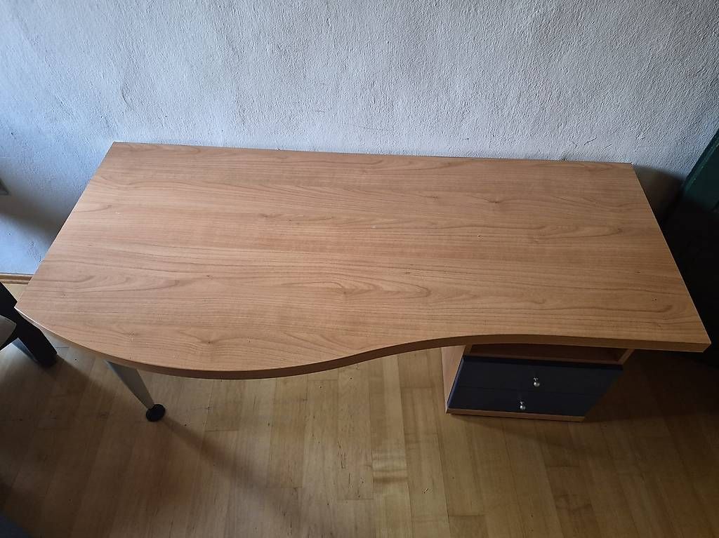 Schreibtische: Scrivania con cassettiera – Gebraucht aus Mendrisio von RiccardoMarengo 2