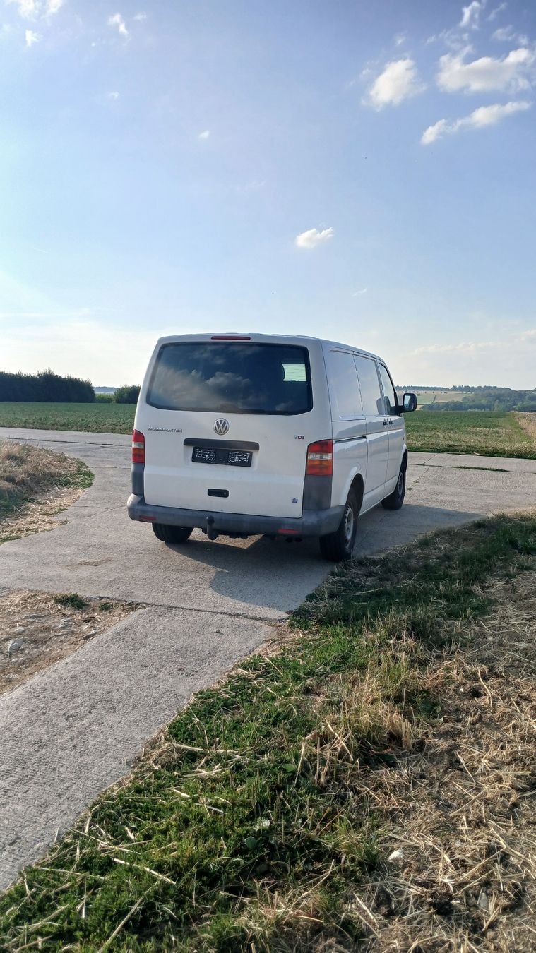 VW Véhicules utilitaires: volkswagen T5 2.5 TDI – D'occasion à Cornol par bar_jt78 2