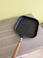 Grillpfanne Gusseisen mit Holzgriff guter Zustand