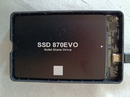 SSD SATA Samsung 870 EVO 4 TB in ext. Case