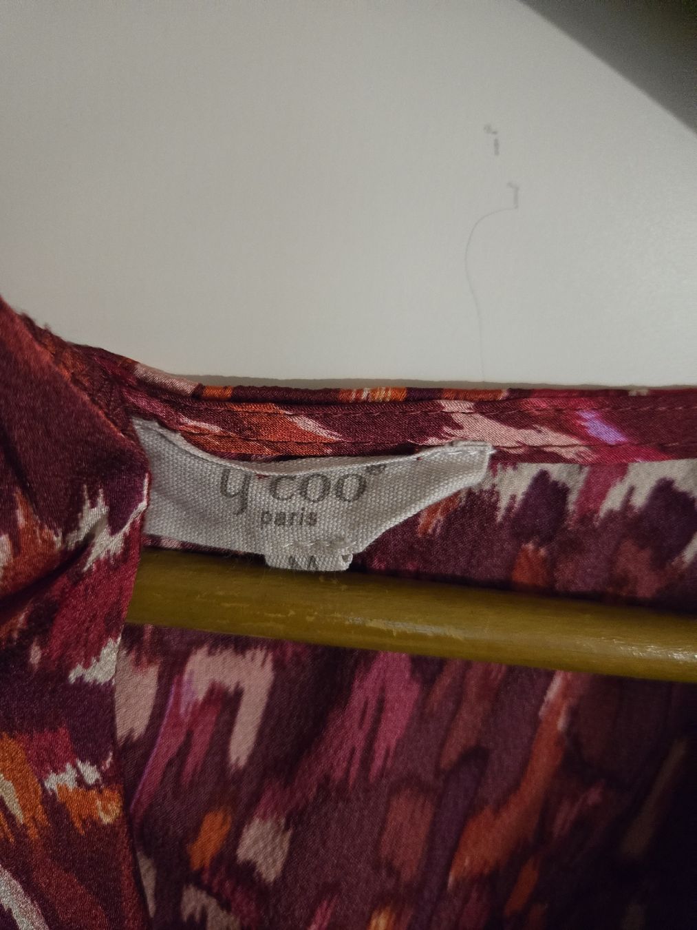 Vestiti: Y coo Paris Kleid, bordeauxrot gemustert, Gr. M – Usato da Dübendorf venduto da Timulka 2
