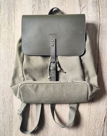 Neuer Rucksack aus Jeansstoff und Leder