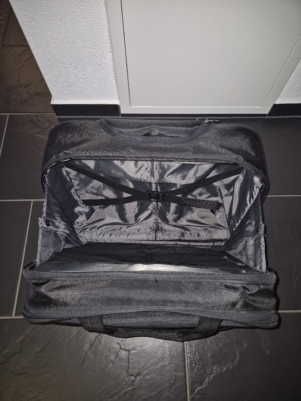 Samsonite Valigie: Samsonite Business Rollkoffer ein Mal gebraucht – Nuovo (secondo la descrizione) da Rothrist venduto da ner_27ct 2