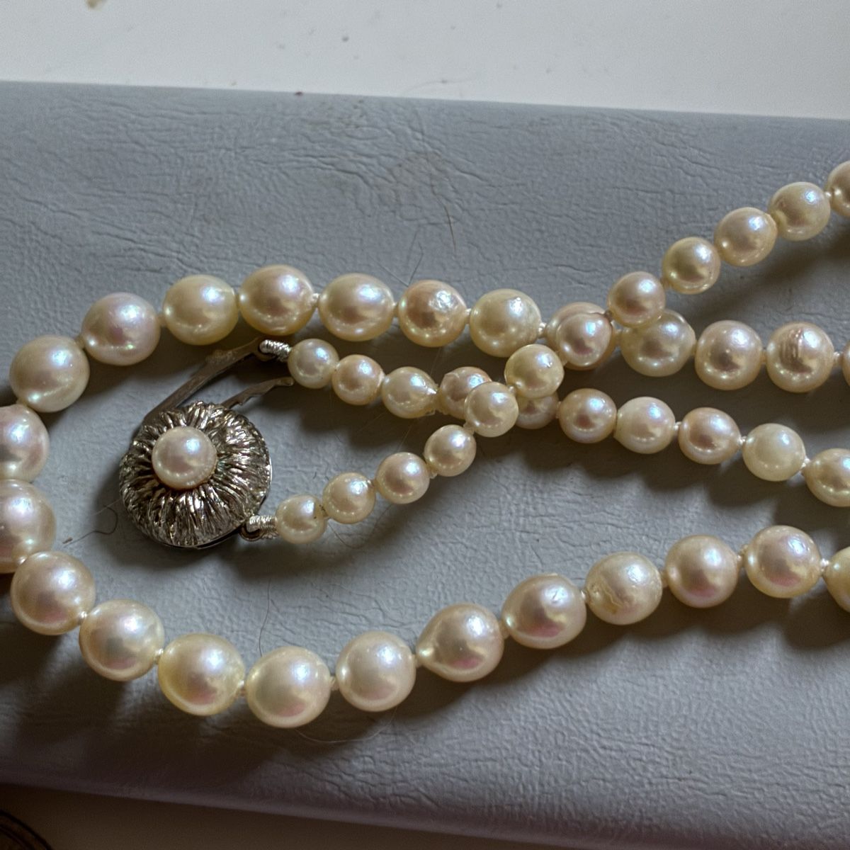 Catenine: Collier de perles – Usato da Granges-Paccot venduto da keopskephrem