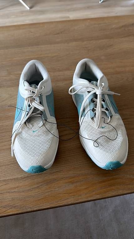 Scarpe da donna: Nike Laufschuhe Gr. 36.5 – Usato da Cham venduto da deltoro84