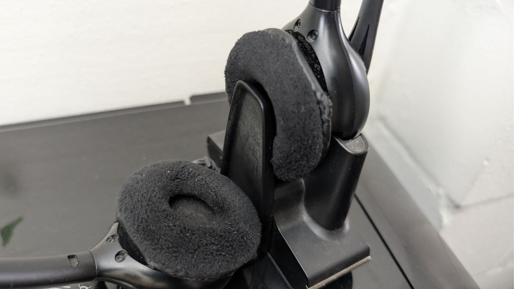 Plantronics Cuffie: Plantronics Savi Wireless Headset mit USB dongle – Usato da Zürich venduto da GREENaudio 1