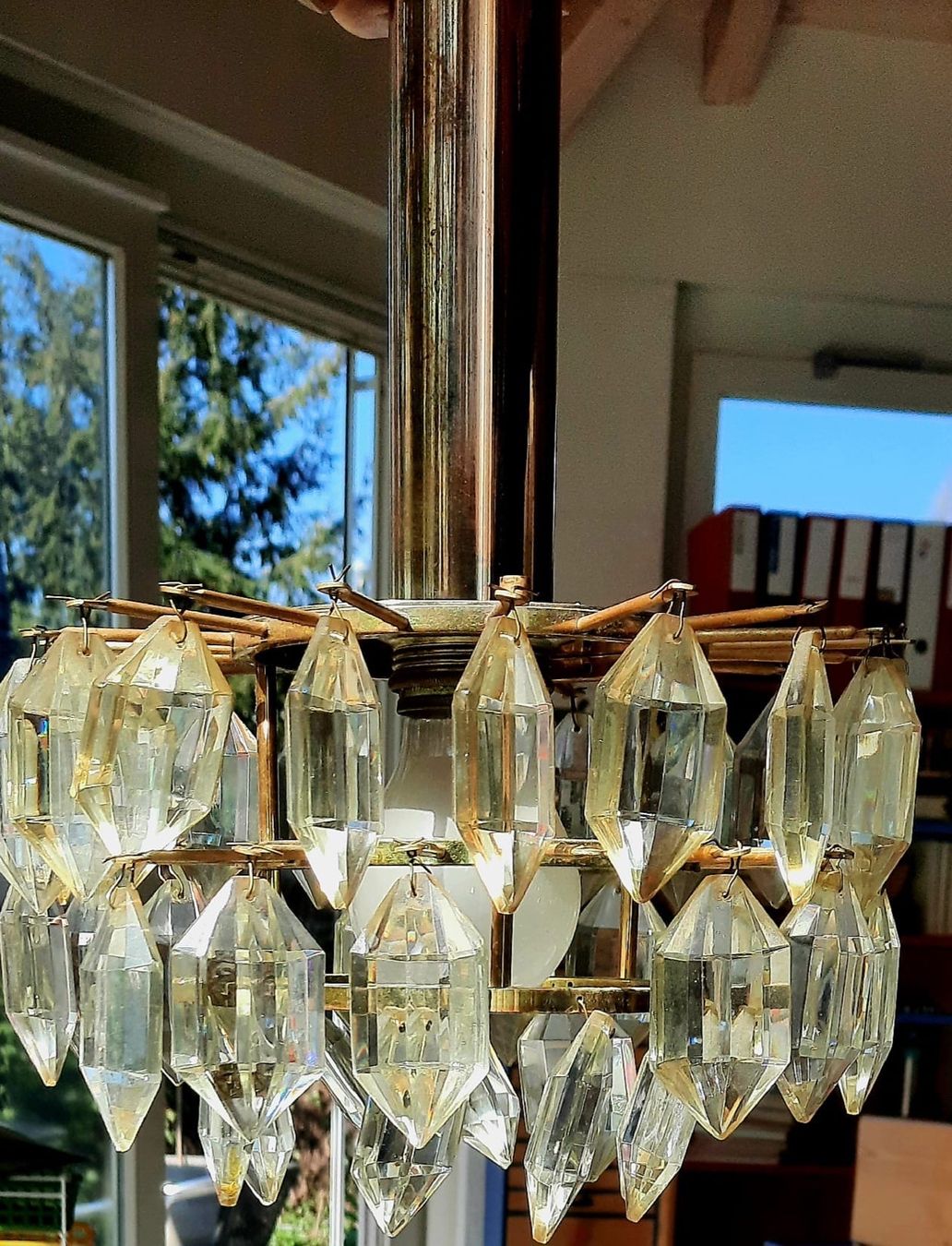 Lampadari & plafoniere: Wunderschöne antike Messinglampe mit Kristallen – Usato da Bottmingen venduto da Foernbachertheater 2