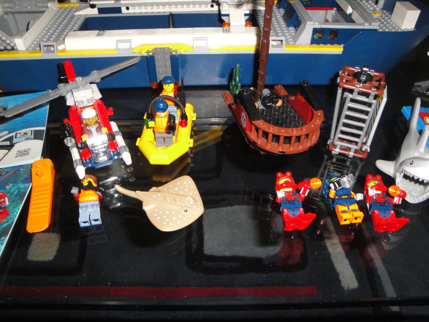 Lego Baukästen: LEGO City 60266 Ocean Exploration Ship – Gebraucht aus Oberentfelden von  3