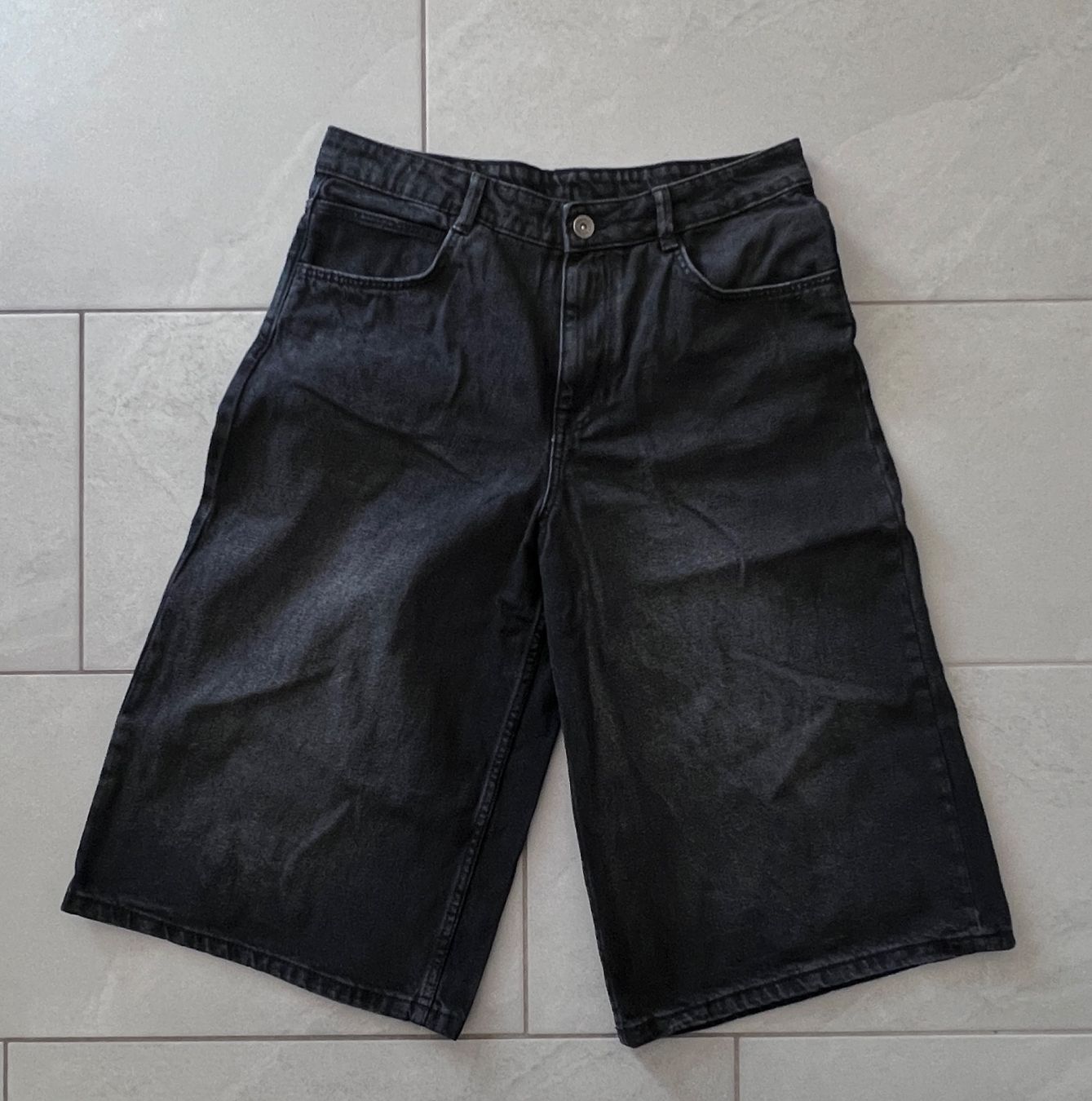 Bershka Pantaloni: BERSHKA JEANS SHORTS GR.38 – Nuovo (secondo la descrizione) da Kaltbrunn venduto da .-Chantally-.