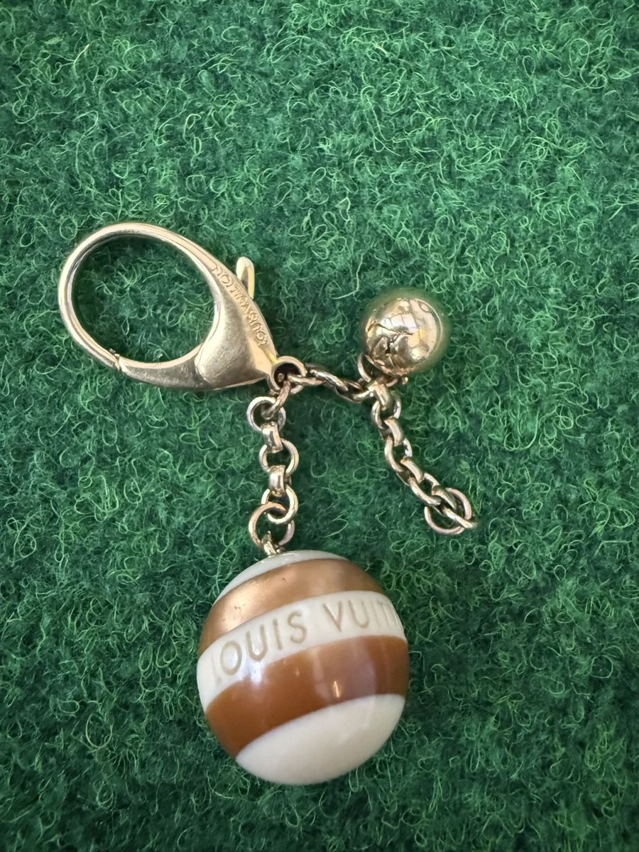 Louis Vuitton Portachiavi: Porte-clés Louis Vuitton  – Usato da Payerne venduto da Maylin2018 2