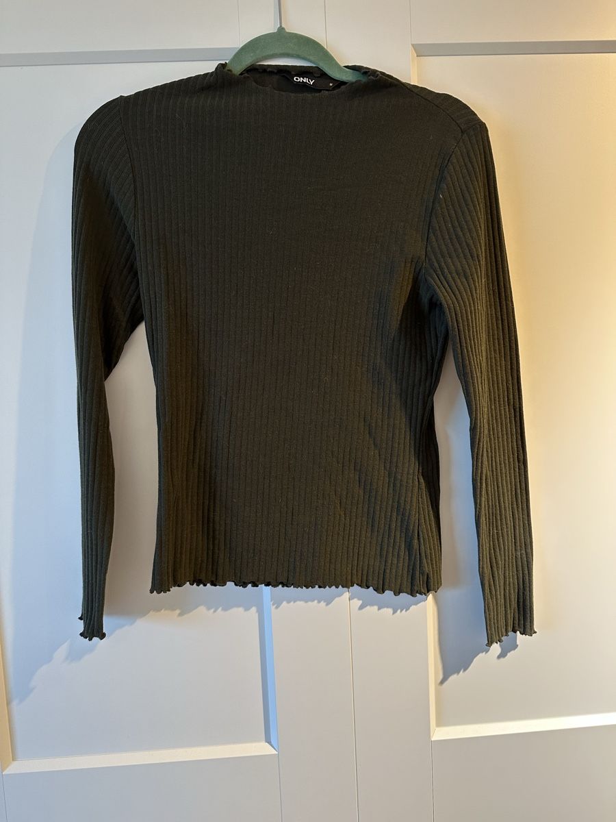 Only Maglioni & Felpe: ONLY Langarmshirt, Khaki-Grün, Gr. M – Usato da Wetzikon ZH venduto da eli_k7fq