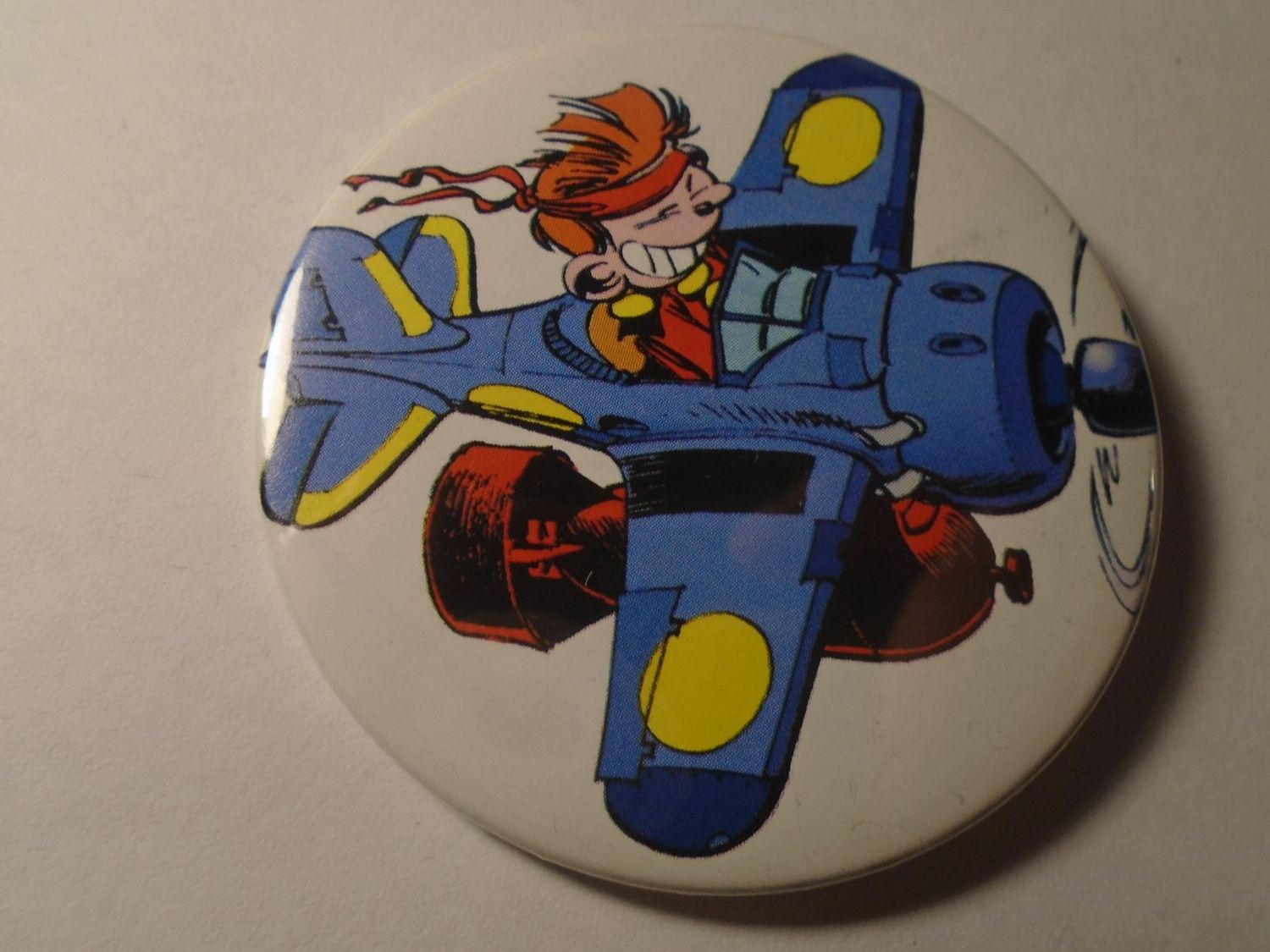 Plaketten & Abzeichen: 1 Gaston im Flugzeug Button – Gebraucht aus Winterthur von Beli2000