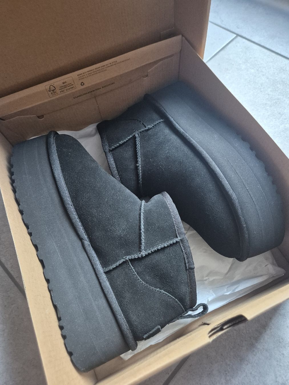 Ugg Chaussures femmes: Original Platform Mini Ugg Boots (NEU) – Neuf avec emballage d'origine à Wohlen AG par rhe_tpk5