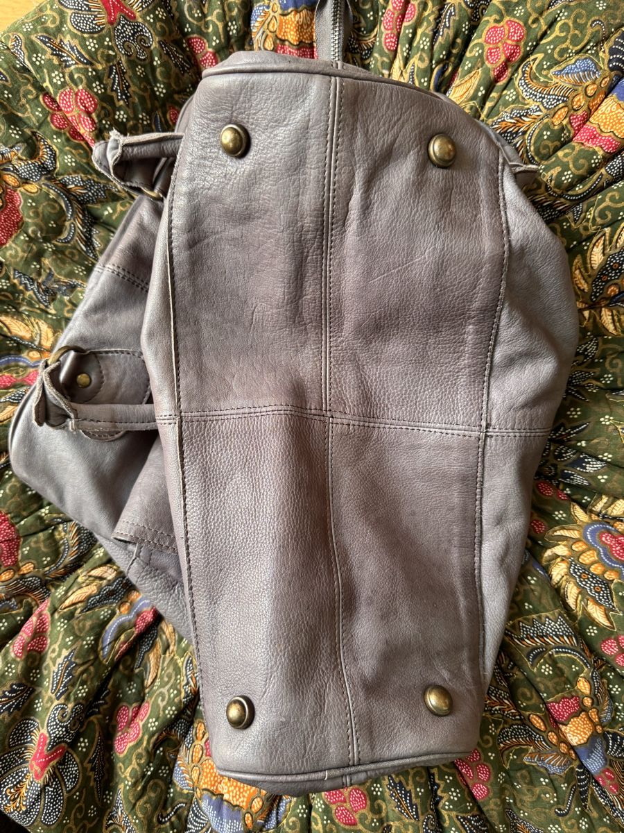 Taschen für Damen: Ledertasche – Gebraucht aus Riehen von queesla 3