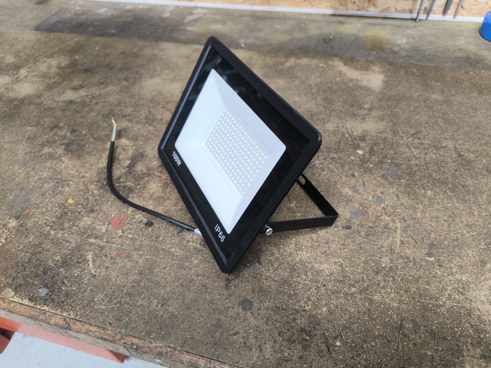 Lampade: LED Strahler 100W IP66 Neu – Nuovo (secondo la descrizione) da Geiss venduto da Fiatagri_power