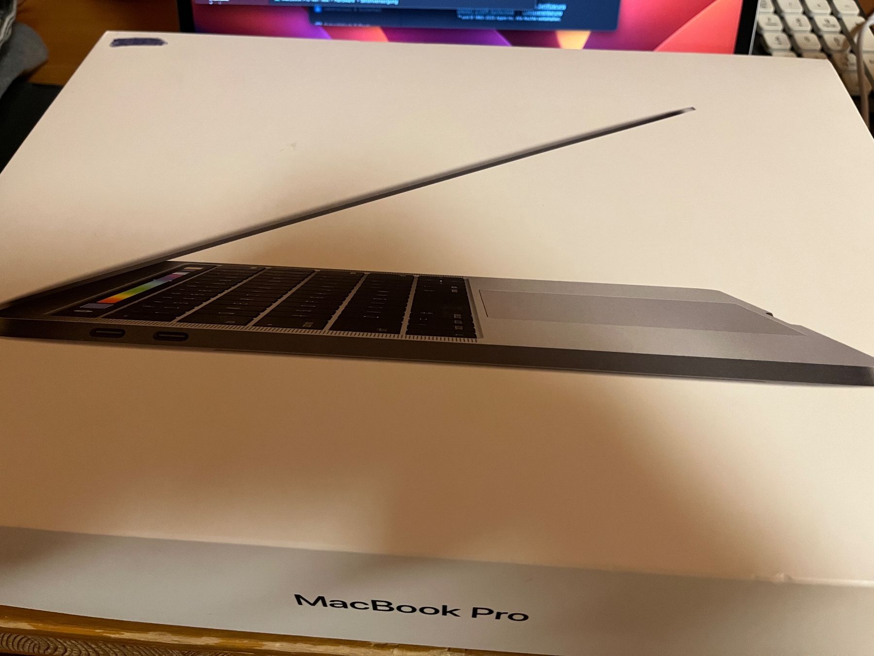 Apple Portables: Macbook Pro 2017 mit OVP und Ladegerät – D'occasion à St. Erhard par Michel164 4
