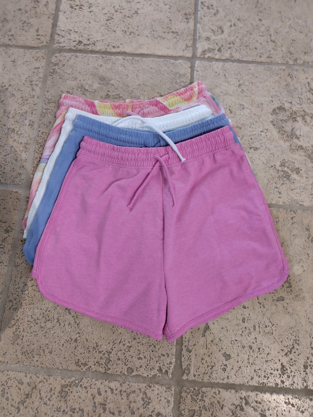 Lotti & Set di vestiti: Kleiderpacket Mädchen 10 - 11 J – Usato da Koppigen venduto da wipwap