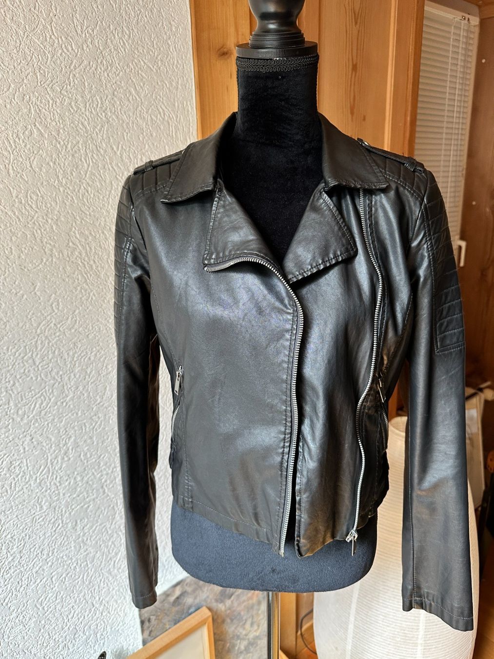 Esprit Jacken: Kunstlederjacke von Esprit, Grösse S – Gebraucht aus Gümmenen von FelizitasHermann 5